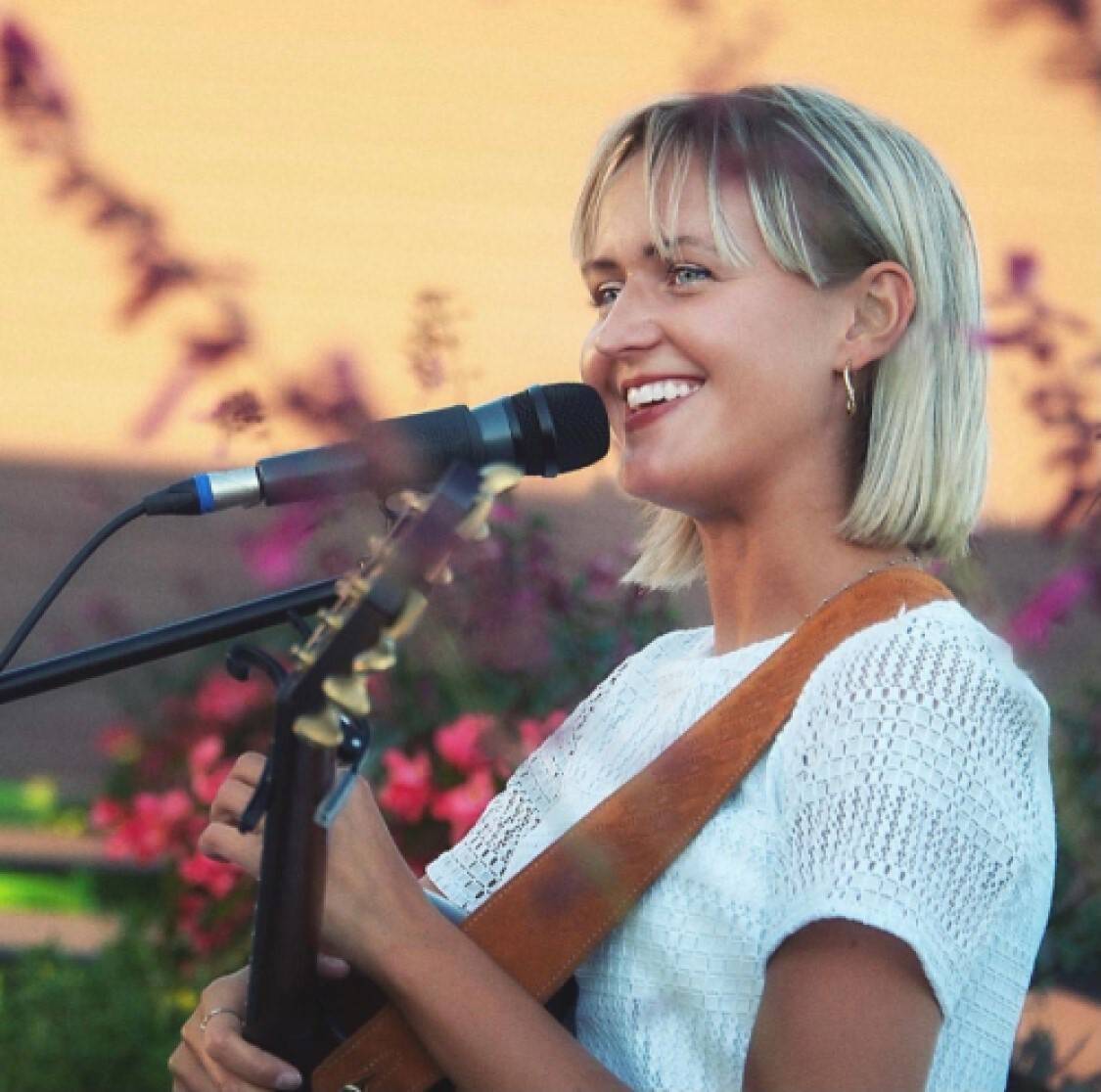 Meg Gunia singing